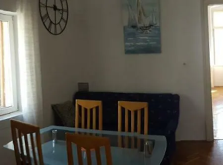 Sandi Apartment