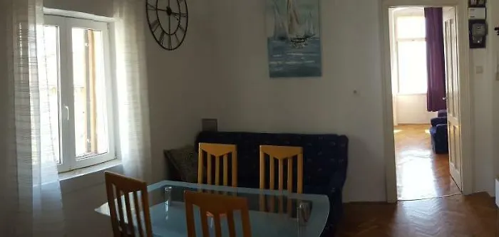 Sandi Apartament